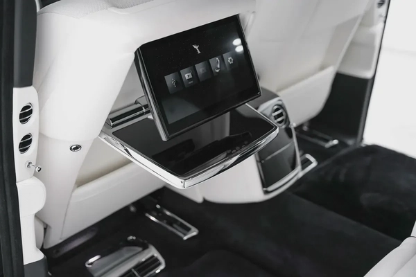 2026 ROLLS-ROYCE PHANTOM EWB WITH WARRANTY AND SERVICE CONTRACT