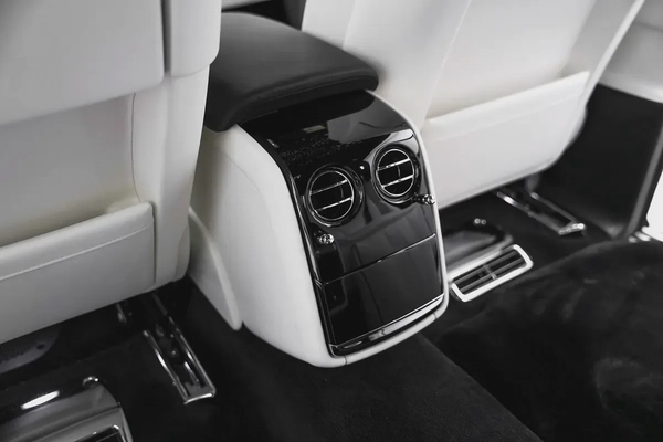 2026 ROLLS-ROYCE PHANTOM EWB WITH WARRANTY AND SERVICE CONTRACT