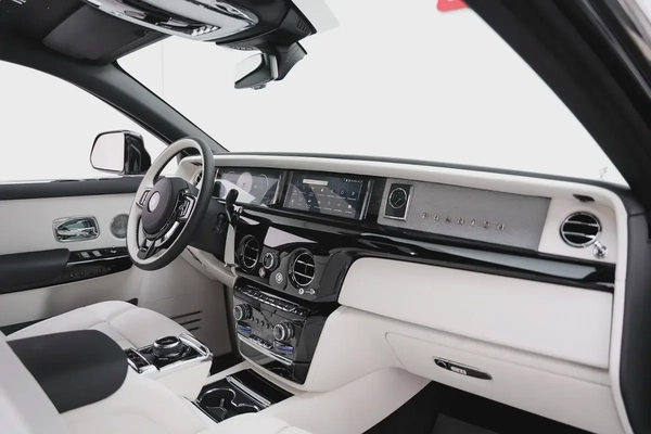 2026 ROLLS-ROYCE PHANTOM EWB WITH WARRANTY AND SERVICE CONTRACT