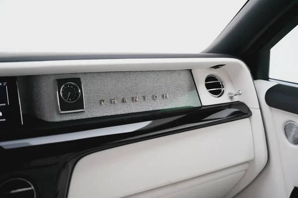 2026 ROLLS-ROYCE PHANTOM EWB WITH WARRANTY AND SERVICE CONTRACT