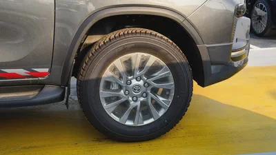 2026 Toyota Fortuner SR5 4.0L V6 GCC Specs-3