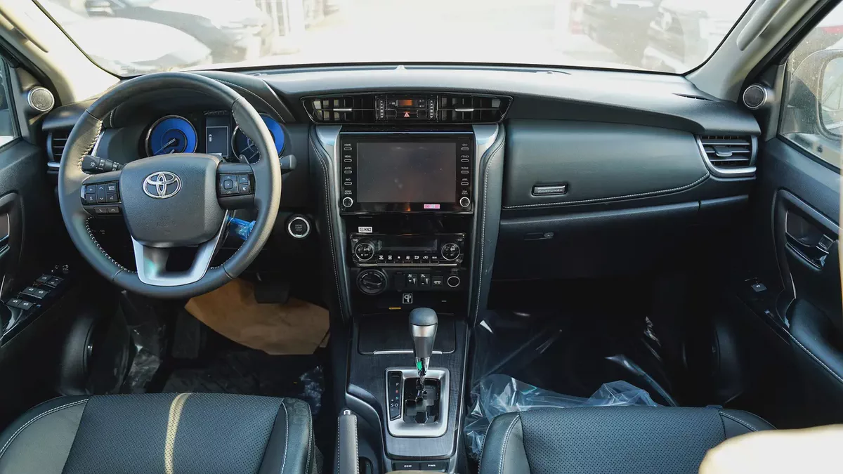 2026 Toyota Fortuner SR5 4.0L V6 GCC Specs-12-12