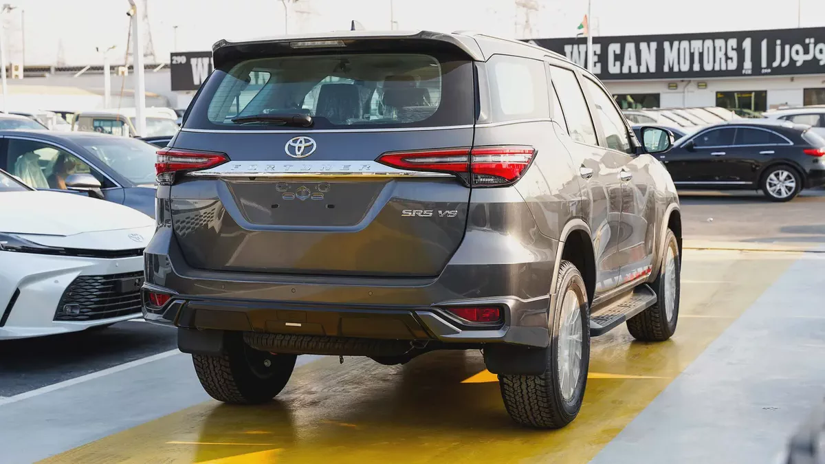 2026 Toyota Fortuner SR5 4.0L V6 GCC Specs-4-4