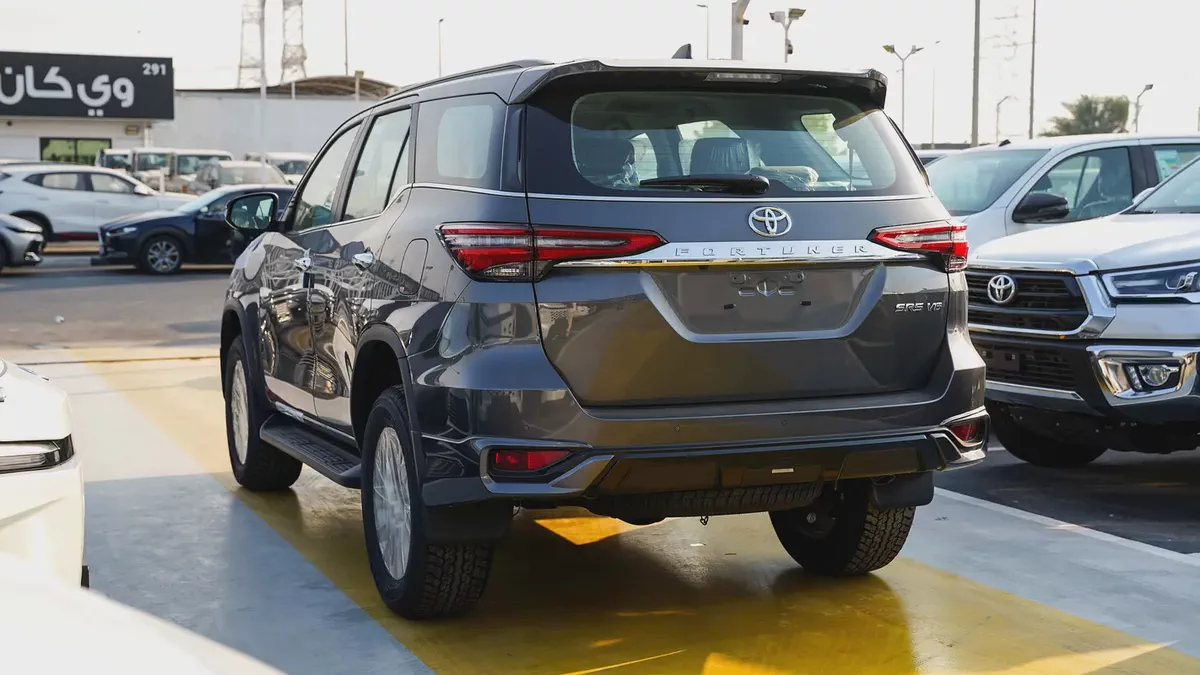 2026 Toyota Fortuner SR5 4.0L V6 GCC Specs-6-6
