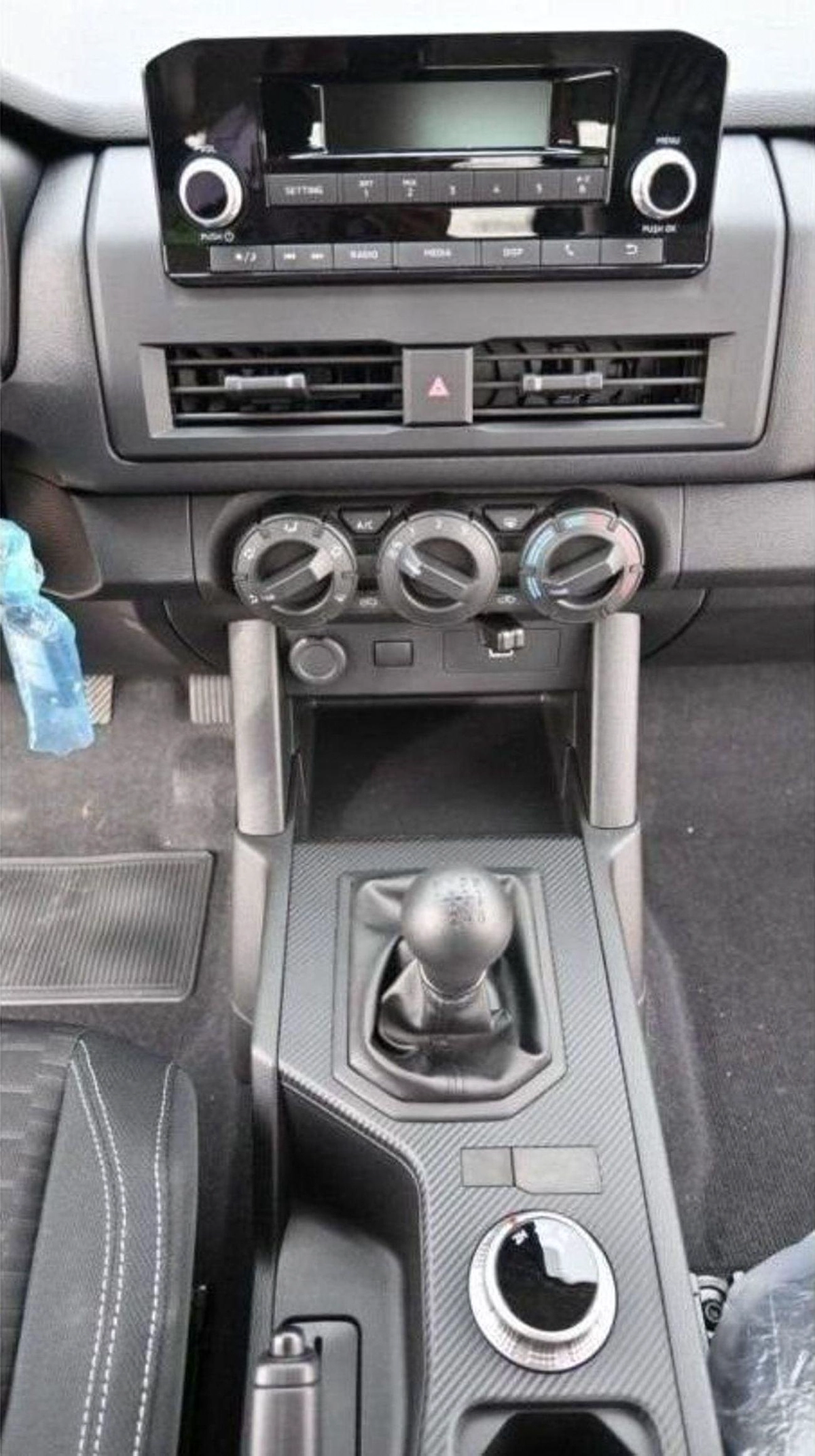 Mitsubishi L200 L200 2.4L MT Petrol 2024-6-0