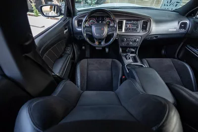 Dodge Charger 2023-13