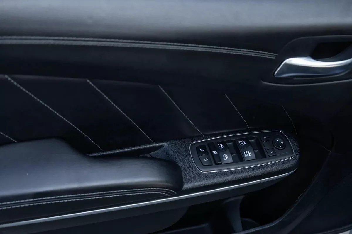 Dodge Charger 2023-6-6