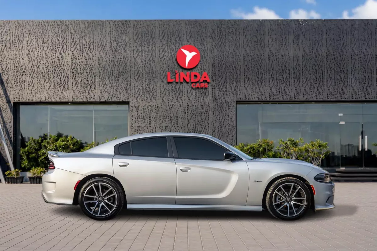Dodge Charger 2023-10-10