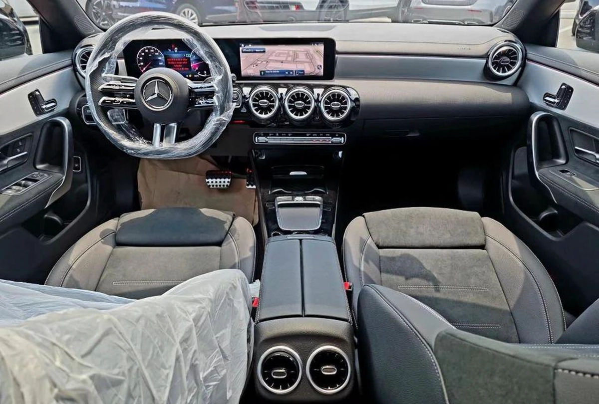 Mercedes Benz CLA 200 AMG Under Agency Warranty 2026 GCC - AED 175,000-14-14