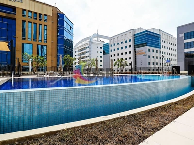LUXURIOUS 2BR W/ LAUNDRY ROOM | EQUIPPED KITCHEN | FOR THE FAMILY | 160K-0