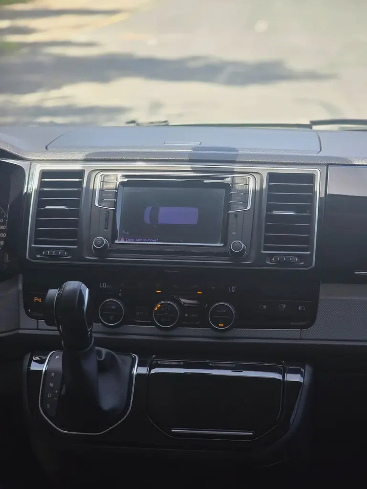 Volkswagen Multivan Highline 2019 GCC Specs | Low mileage | Accident free | Perfect condition