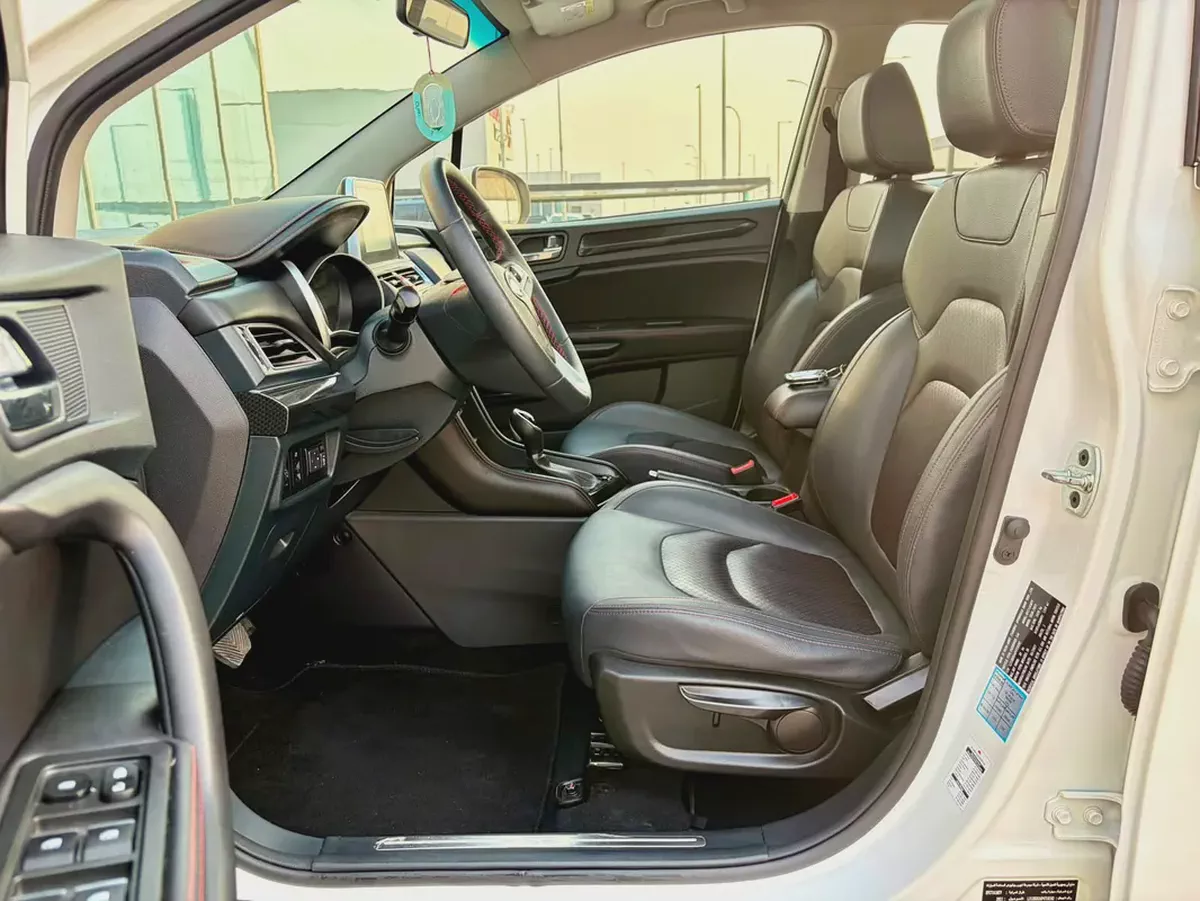 430-Monthly l GCC l Sunroof, Leather, Cruise l Accident Free-7-7