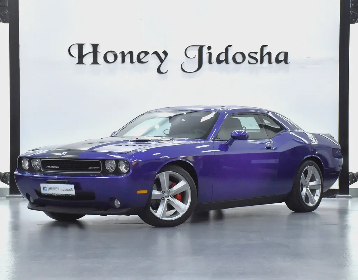 ONE and ONLY in the WHOLE REGION! Dodge Challenger SRT8 6.1 HEMI ( 2010 Model ) GCC Specs