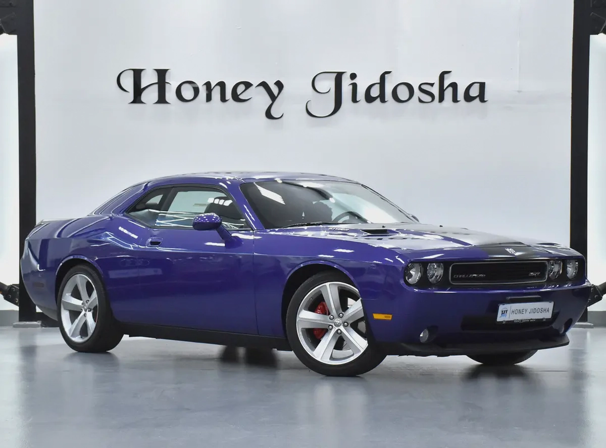 ONE and ONLY in the WHOLE REGION! Dodge Challenger SRT8 6.1 HEMI ( 2010 Model ) GCC Specs-2-2