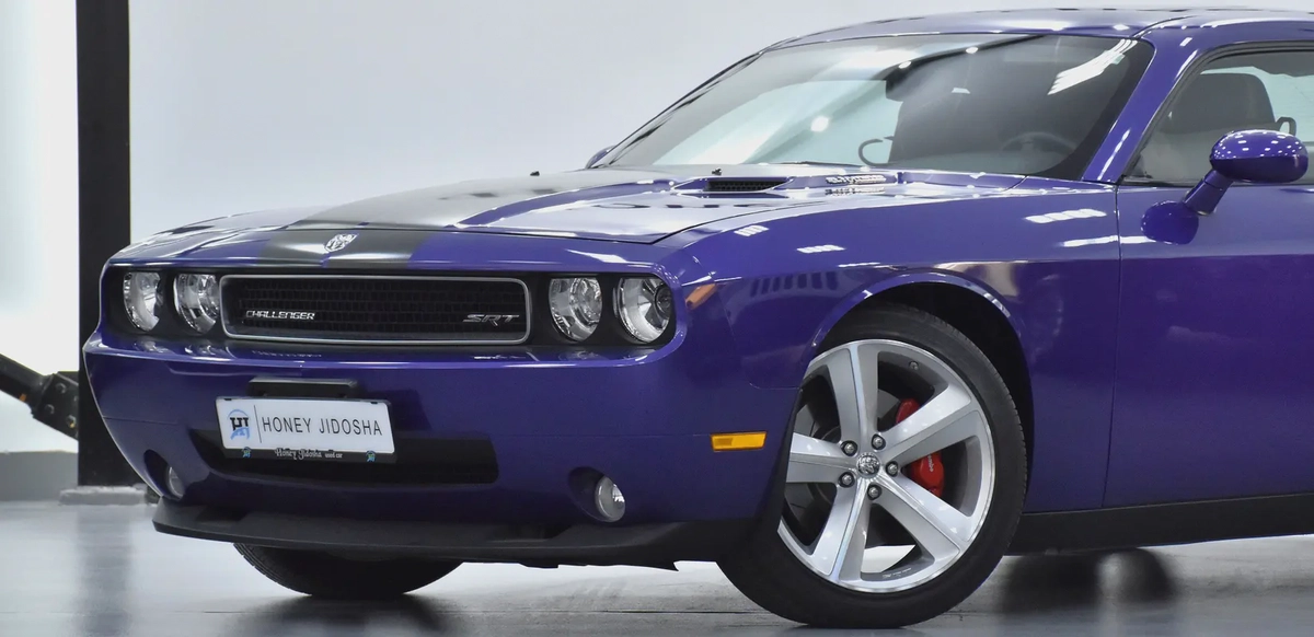 ONE and ONLY in the WHOLE REGION! Dodge Challenger SRT8 6.1 HEMI ( 2010 Model ) GCC Specs-4-4