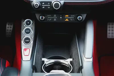 Ferrari GTC4 Lusso T 2018 GCC Specs Low Mileage-18