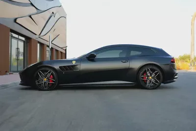 Ferrari GTC4 Lusso T 2018 GCC Specs Low Mileage-7