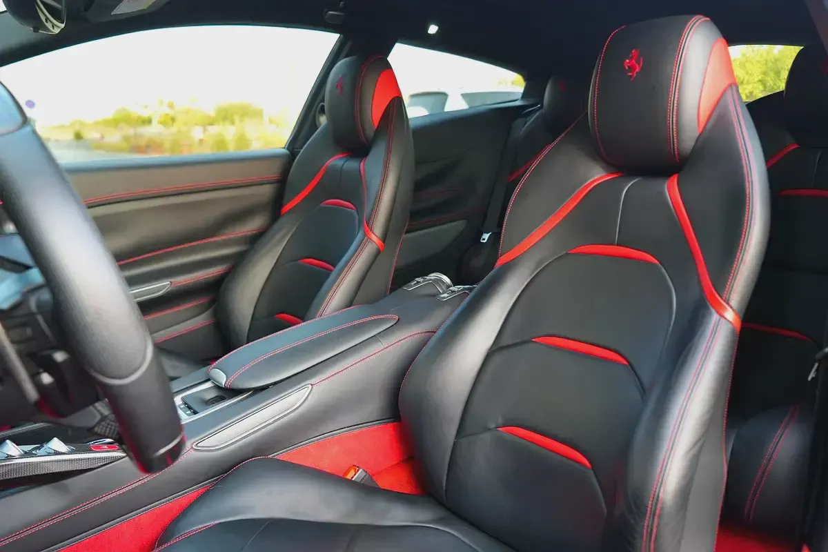 Ferrari GTC4 Lusso T 2018 GCC Specs Low Mileage-10-10