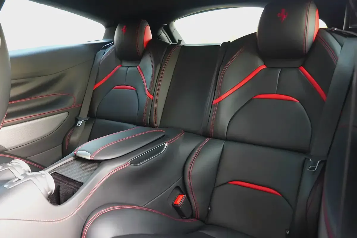 Ferrari GTC4 Lusso T 2018 GCC Specs Low Mileage-14-14