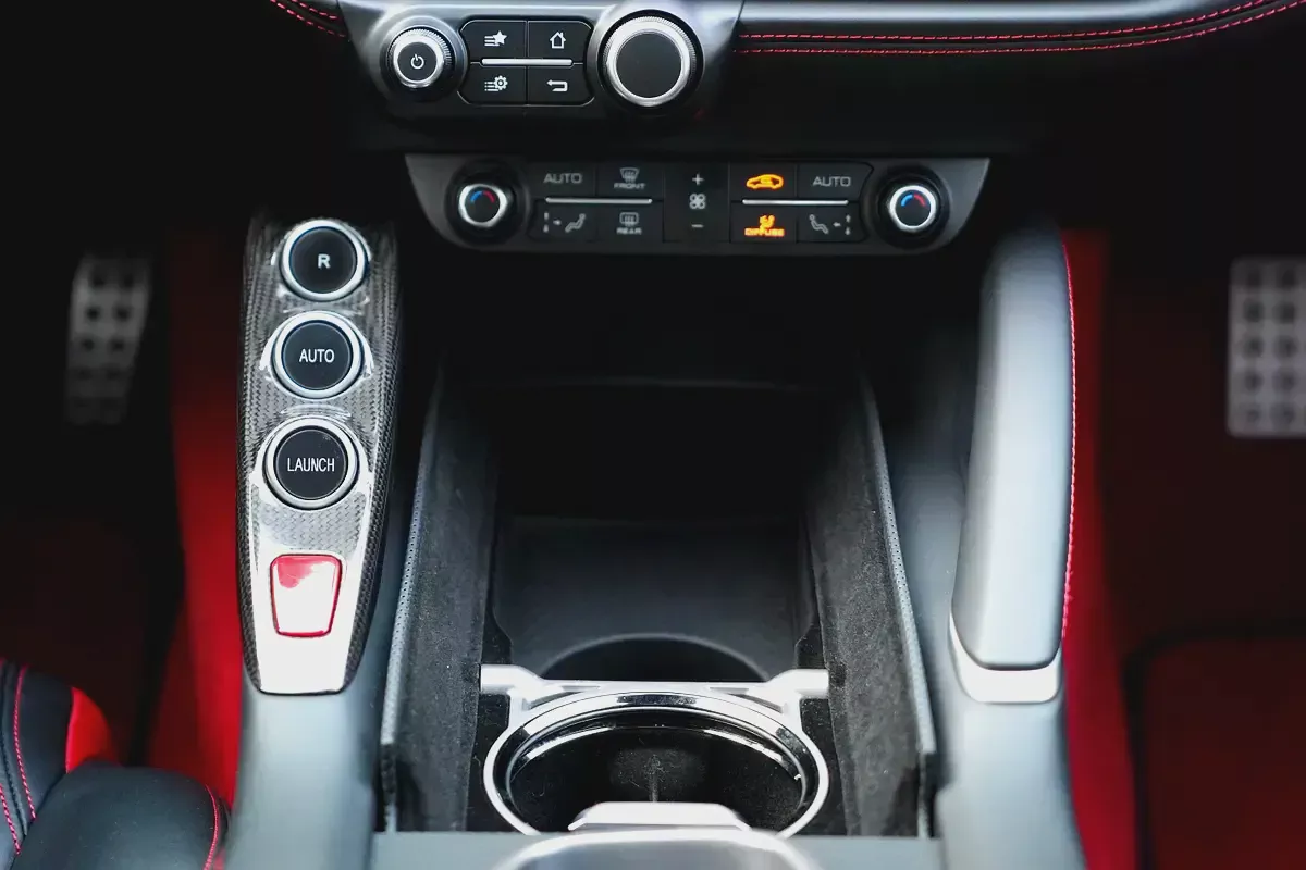Ferrari GTC4 Lusso T 2018 GCC Specs Low Mileage-18-18