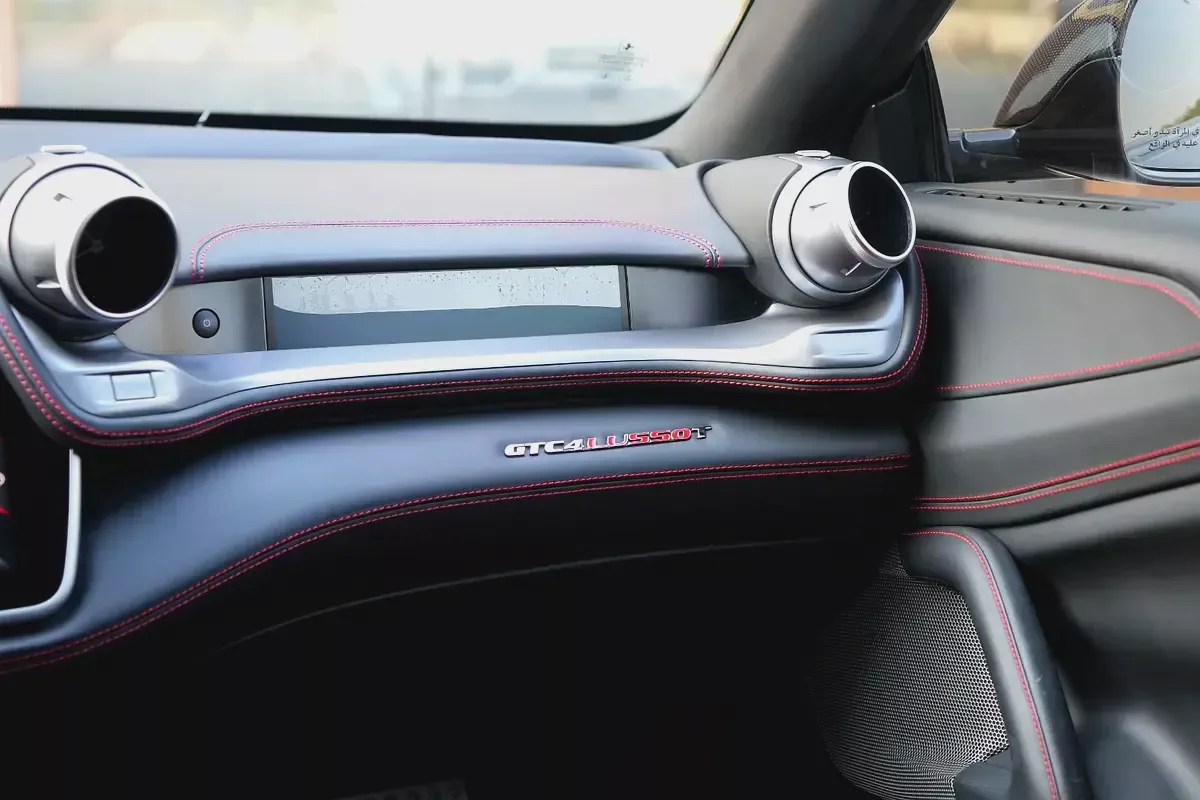 Ferrari GTC4 Lusso T 2018 GCC Specs Low Mileage-19-19