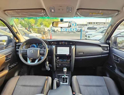 Toyota Fortuner VXR 4.0L V6 PETROL / AUTO AC / DIFF LOCK / DVD CAMERA (CODE # F6S)-11