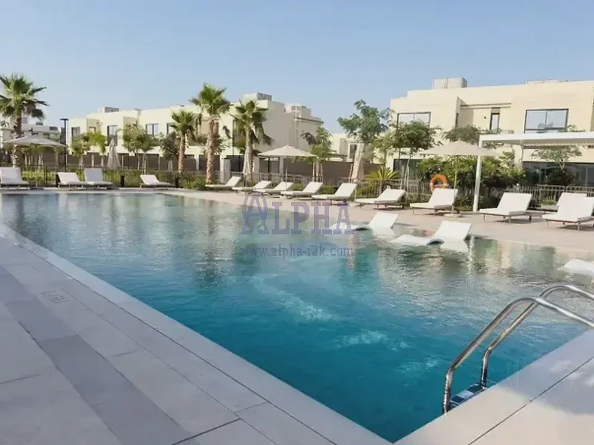 Resort Style Living | New Unit | Close to the Beach-1-1
