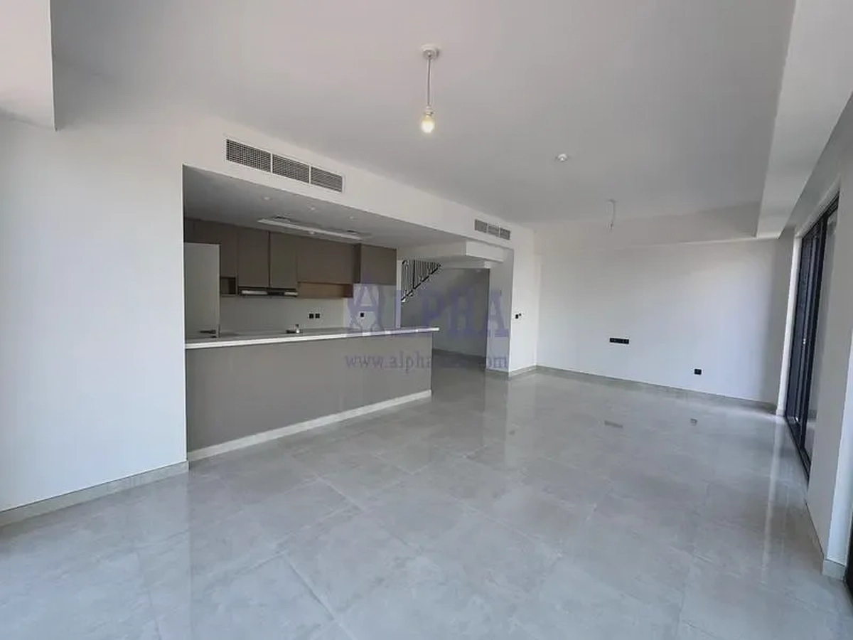 Resort Style Living | New Unit | Close to the Beach-3-3