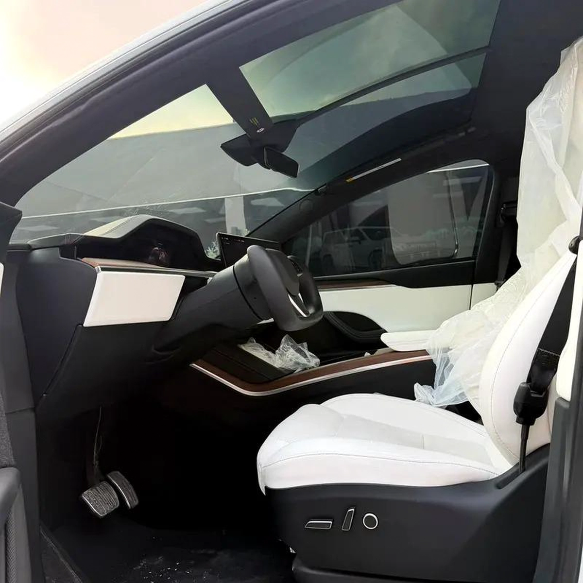 Tesla Model X Long Range 2023 | Dual Motor AWD | 670 HP | 29600 KM | White | تسلا موديل X 2023