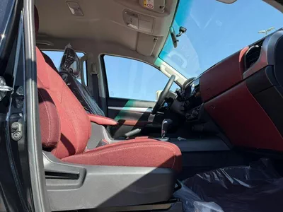 Toyota Hilux SR5 2.7L Petrol 4WD 2026 Export Price @ 137,500 AED-6
