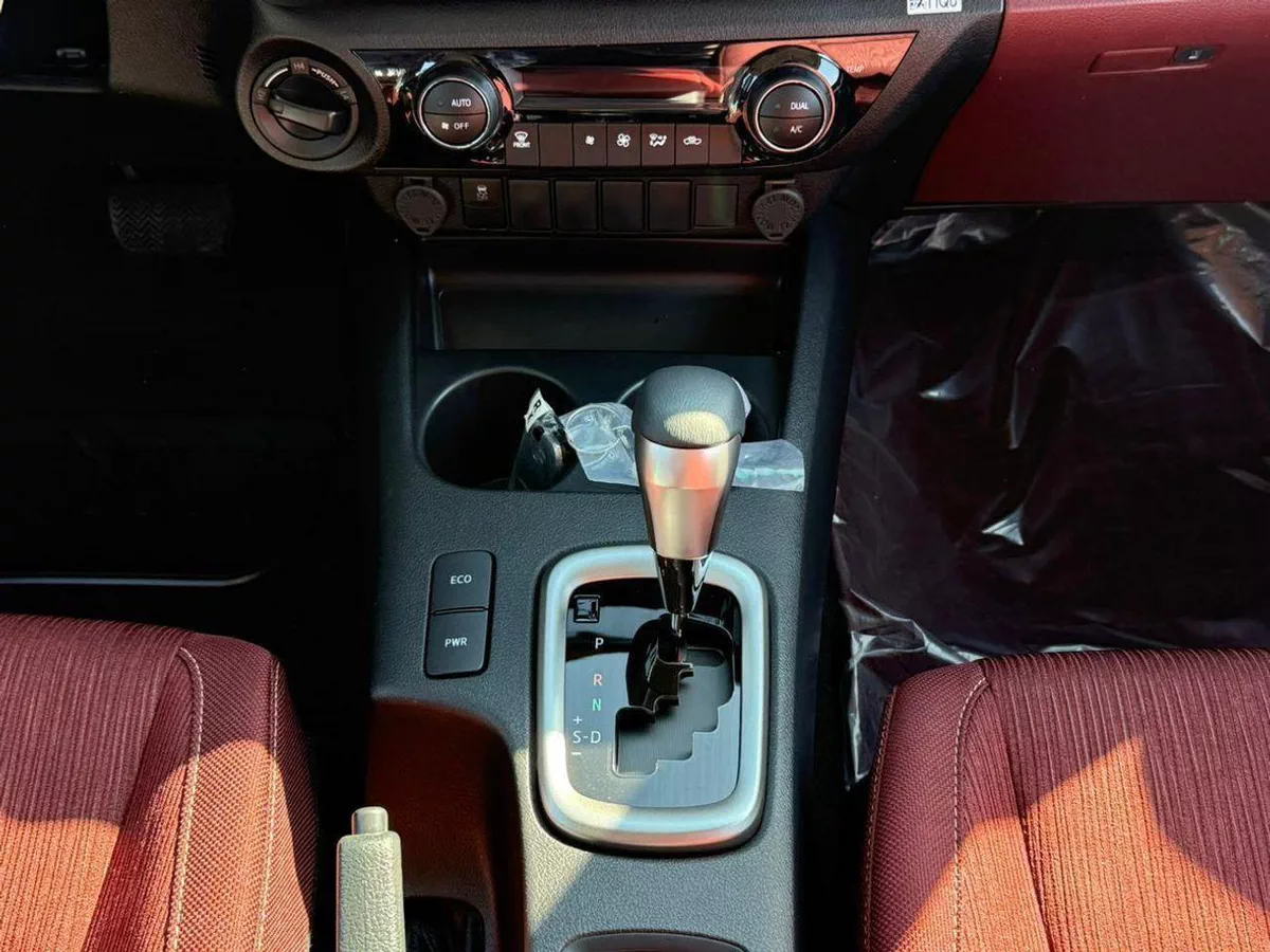Toyota Hilux SR5 2.7L Petrol 4WD 2026 Export Price @ 137,500 AED-1-1