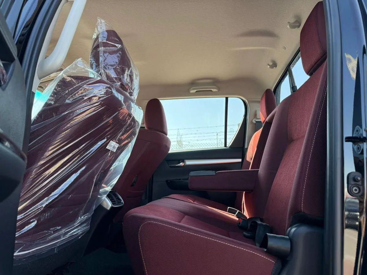Toyota Hilux SR5 2.7L Petrol 4WD 2026 Export Price @ 137,500 AED-8-8