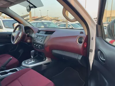 2020 Nissan Navara | 4X2  Automatic | Low mileage | GCC | Clean | Ref#1160-9
