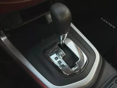 2020 Nissan Navara | 4X2  Automatic | Low mileage | GCC | Clean | Ref#1160-15