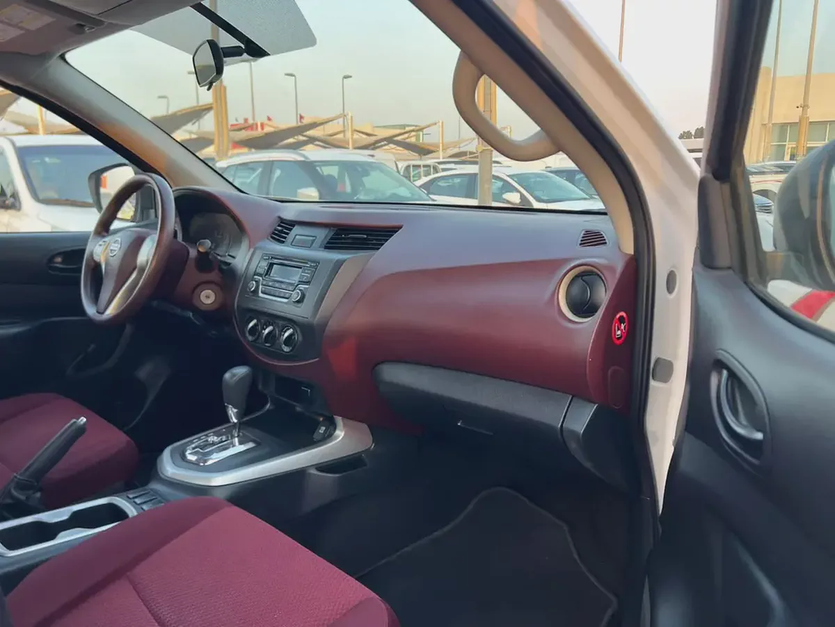 2020 Nissan Navara | 4X2  Automatic | Low mileage | GCC | Clean | Ref#1160-9-9