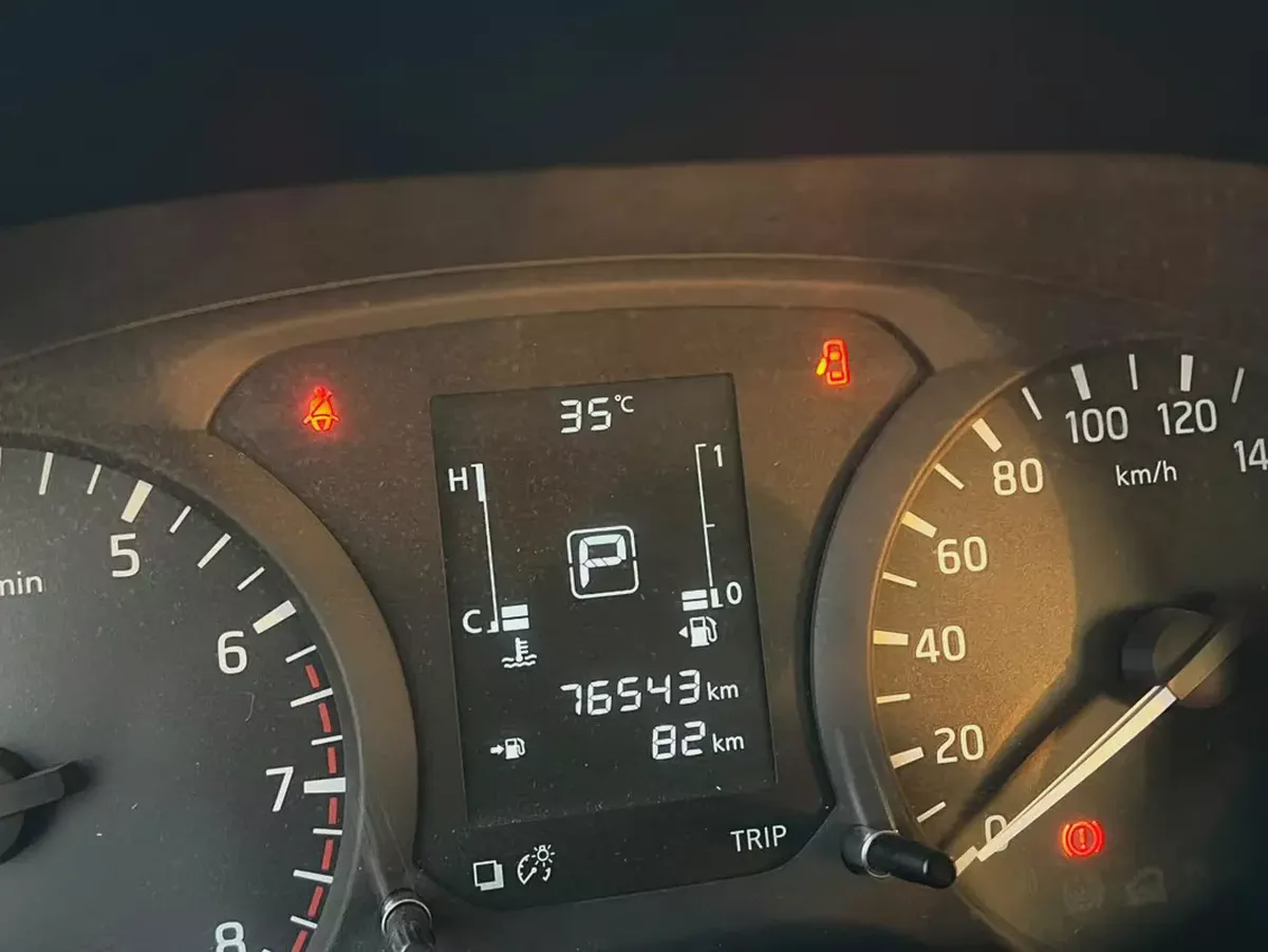 2020 Nissan Navara | 4X2  Automatic | Low mileage | GCC | Clean | Ref#1160-18-18