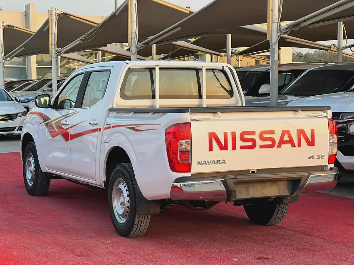 2020 Nissan Navara | 4X2  Automatic | Low mileage | GCC | Clean | Ref#1160-3-3
