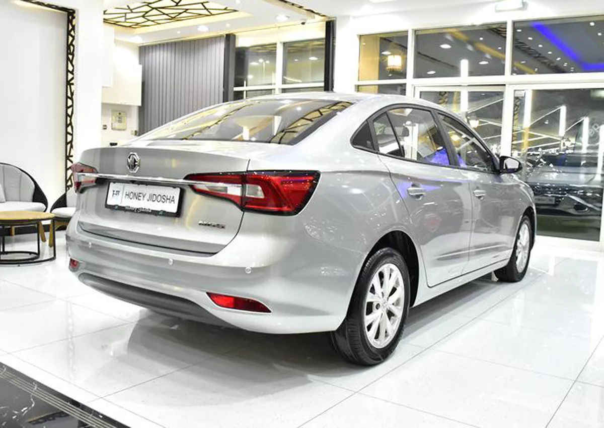 MG 5 ( 2024 Model ) in Silver Color GCC ...-4-4
