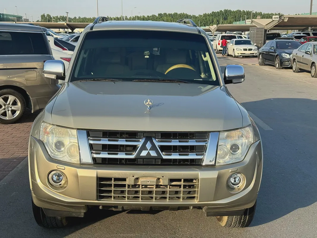 Mitsubshi pajero 2013 fullopshin goldcolor GCC-14-14