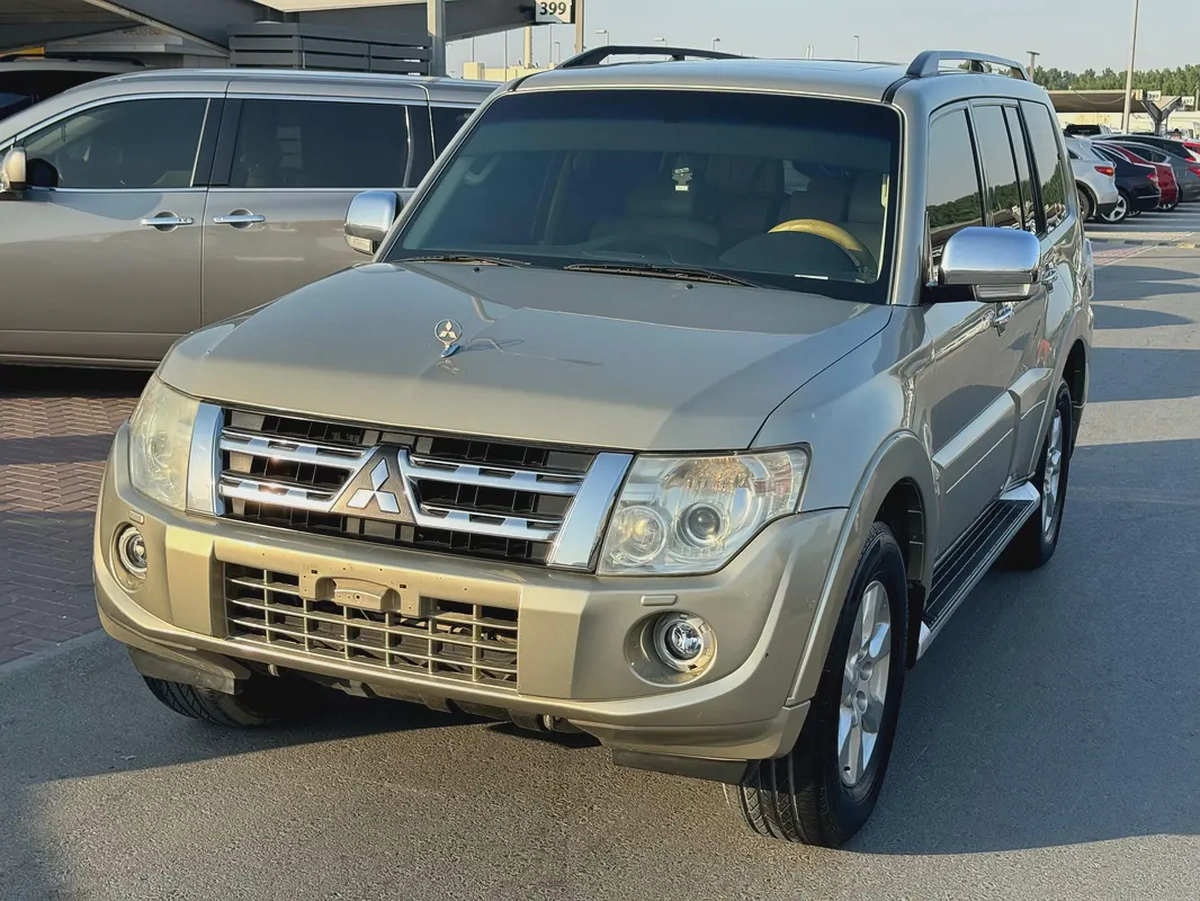 Mitsubshi pajero 2013 fullopshin goldcolor GCC-3-3