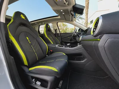 AED 1,299 PM |  FORTHING | T5 Hybrid | UNDER WARRANTY | FULL SERVICE HISTORY | 0% DOWNPAYMENT-17