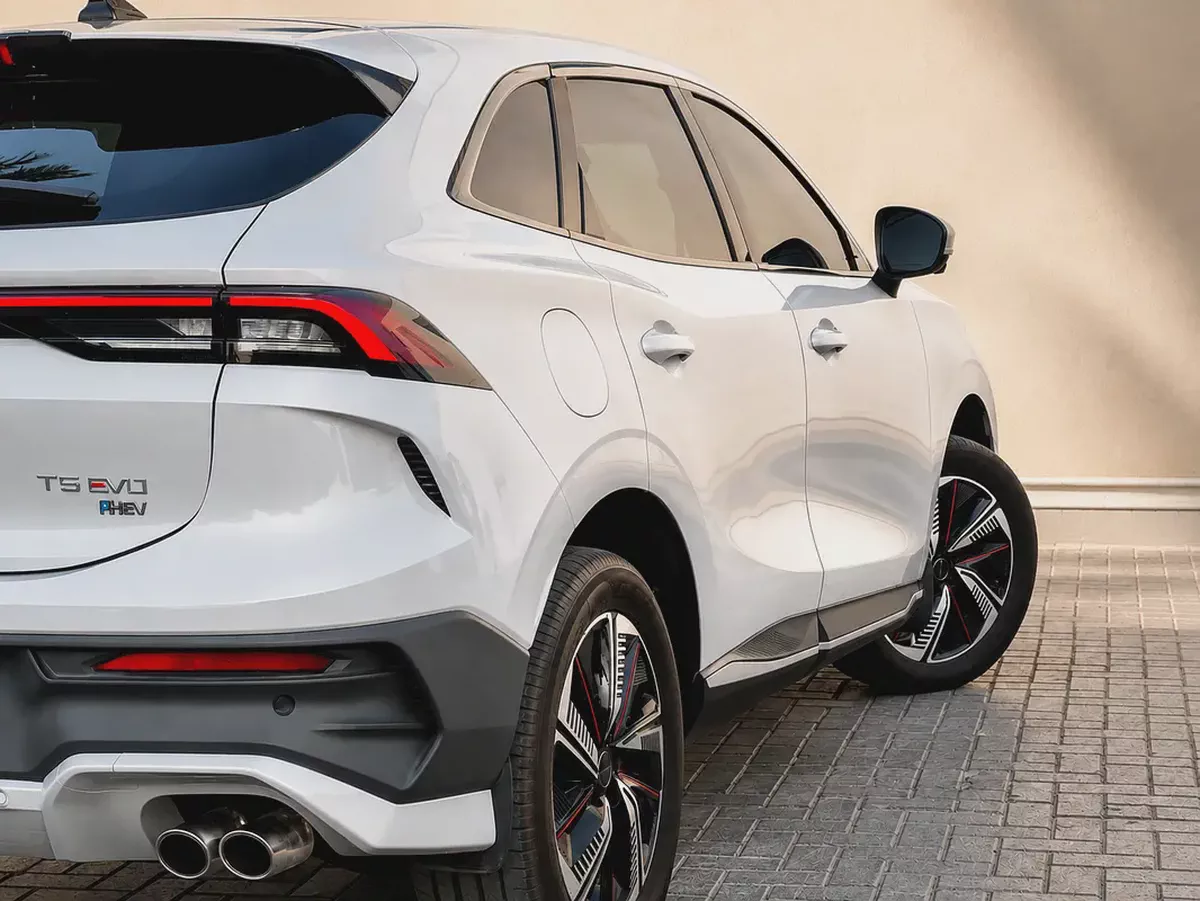 AED 1,299 PM | FORTHING | T5 Hybrid | UNDER WARRANTY | FULL SERVICE HISTORY | 0% DOWNPAYMENT-9-9