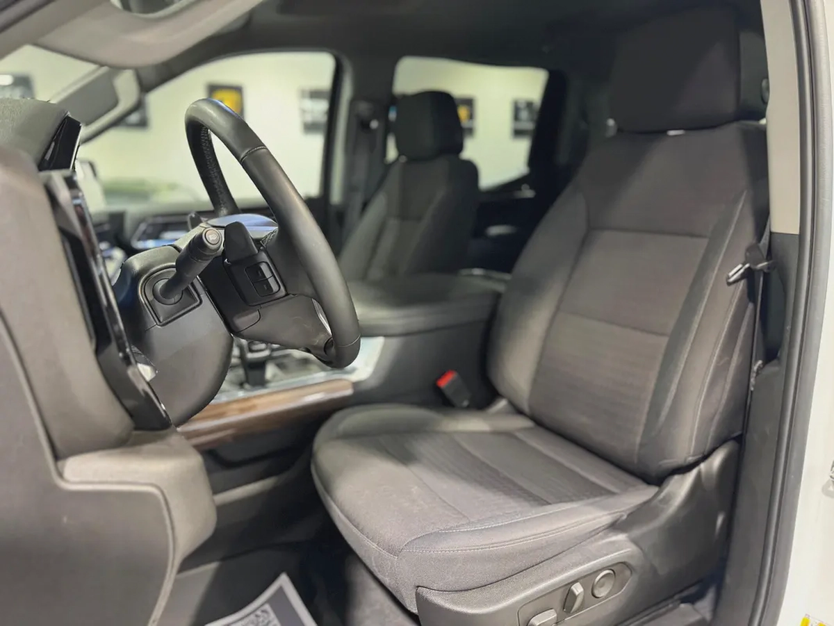 Chevrolet Silverado 1500 RST | 2024 | low mileage | Pristine Condition-6-6