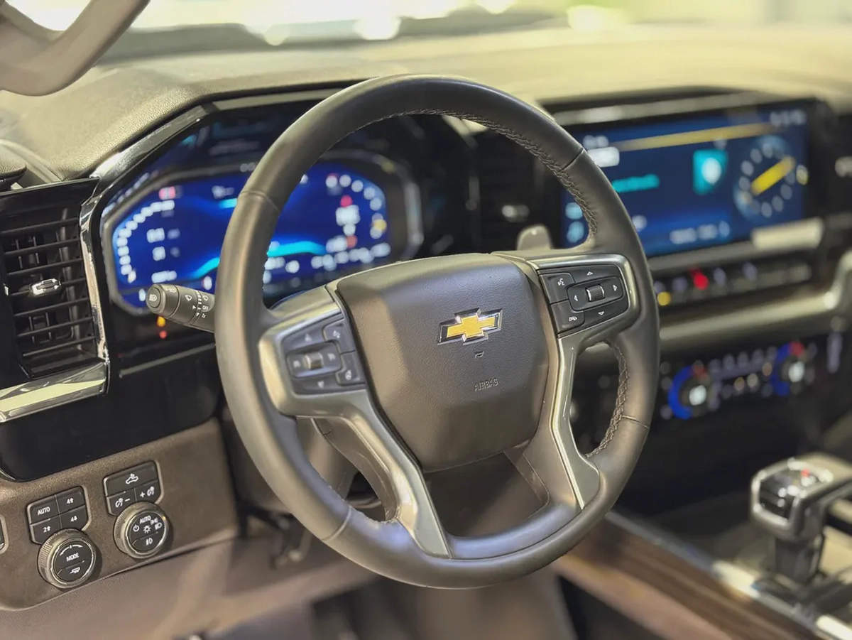 Chevrolet Silverado 1500 RST | 2024 | low mileage | Pristine Condition-7-7