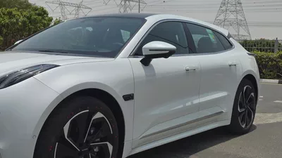 ZEEKR 001 RWD (White)-5