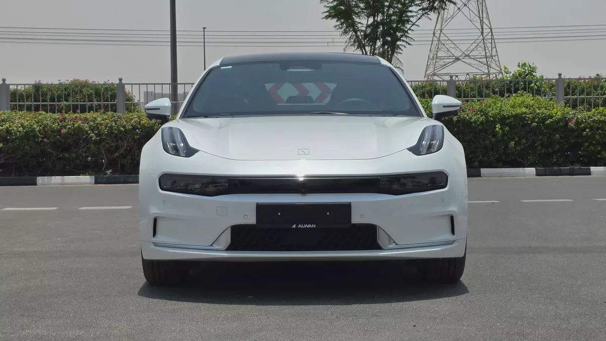 ZEEKR 001 RWD (White)-2-2