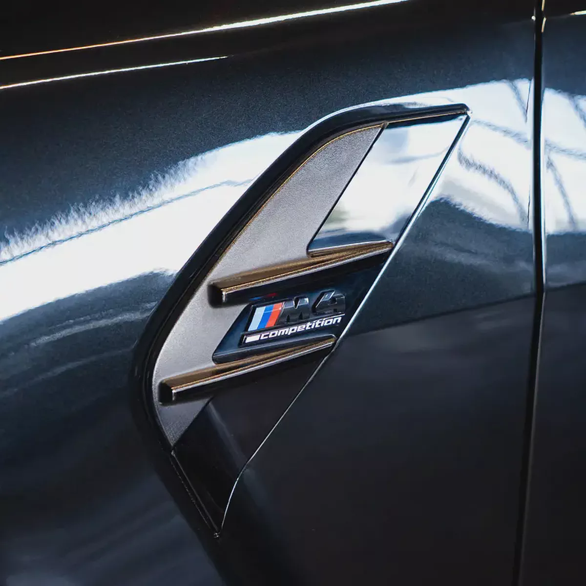AED 4,982 p.m • 0% Downpayment • BMW M4 Competition x-Drive   • Agency Warranty-8-8