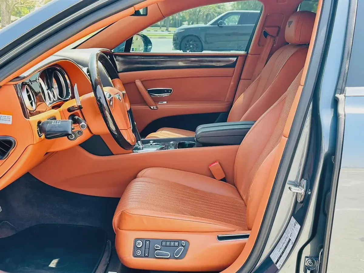 2017 Bentley Flying Spur Mulliner - Korean Specs | Luxurious Sedan, Immaculate Condition-3-3