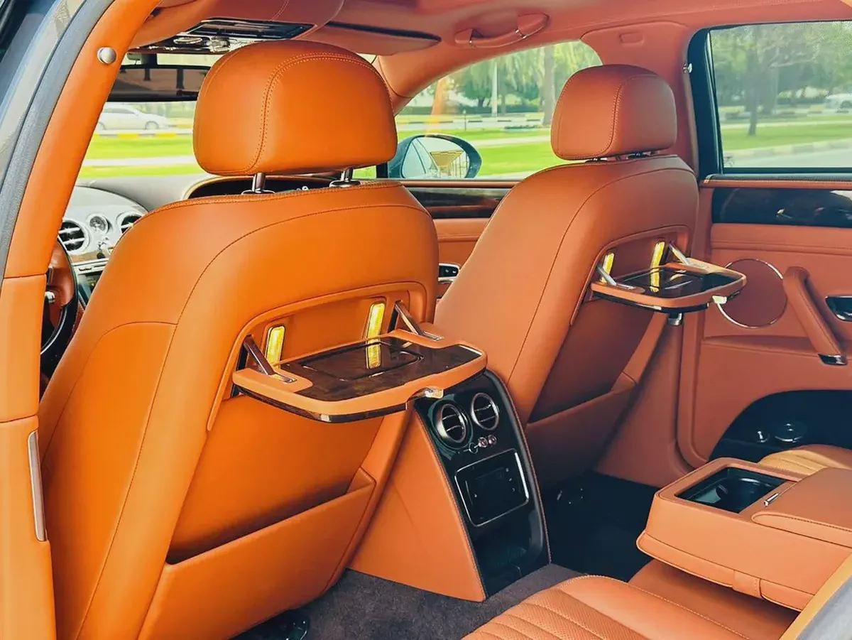 2017 Bentley Flying Spur Mulliner - Korean Specs | Luxurious Sedan, Immaculate Condition-4-4