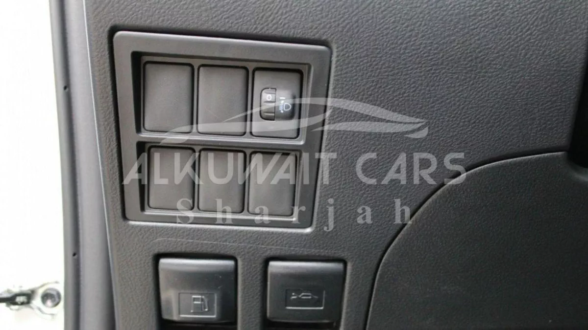 Toyota Hilux GL Basic 2.4D MT - MY2025-12-0